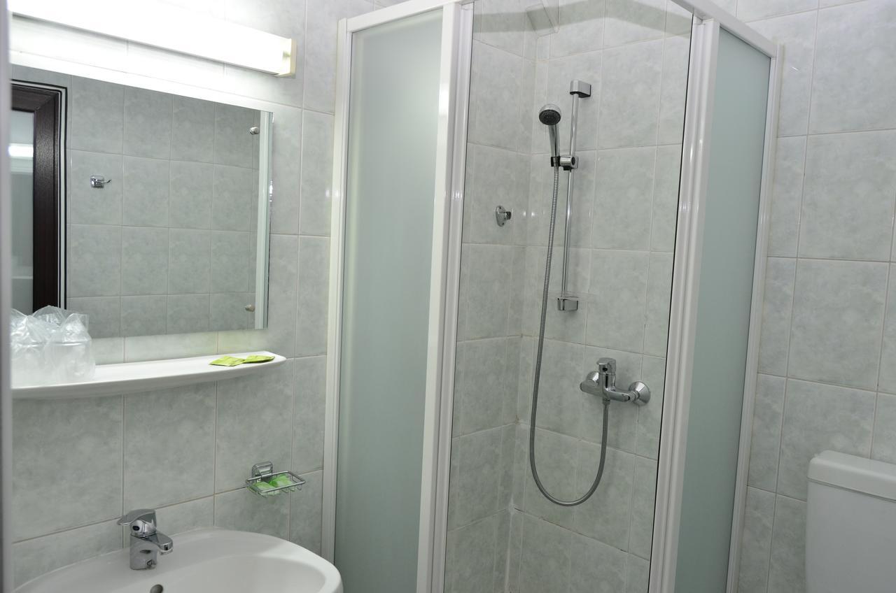 Motel Din Darste Săcele Eksteriør bilde