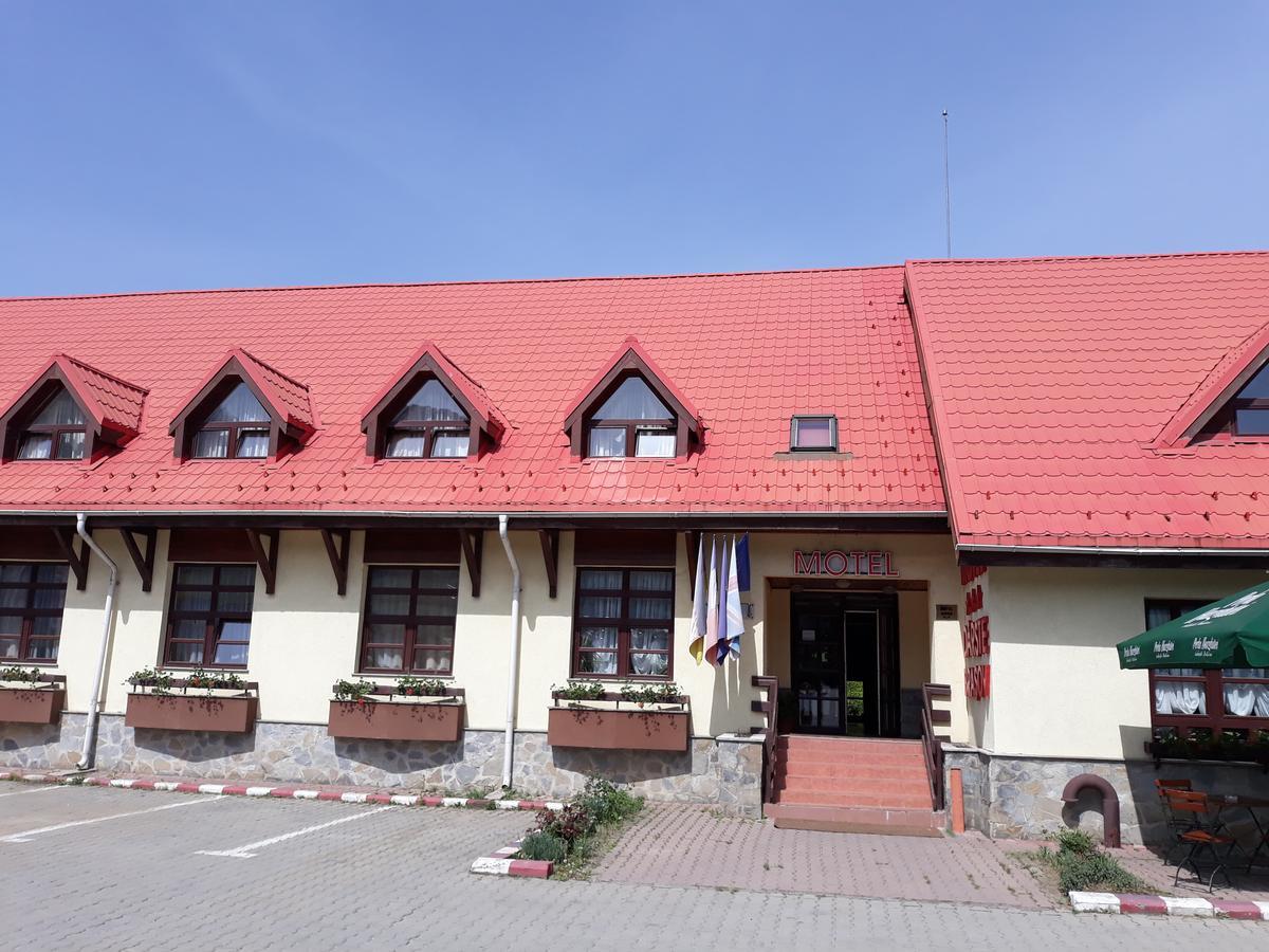 Motel Din Darste Săcele Eksteriør bilde