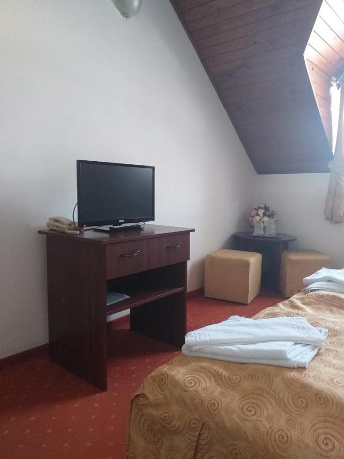 Motel Din Darste Săcele Eksteriør bilde